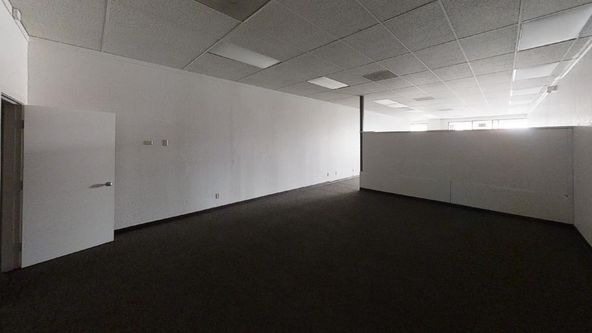 Move-In Ready Retail/Office Storefront @ Downtown Corner: 277 N 5th St, Coalinga, CA 93210